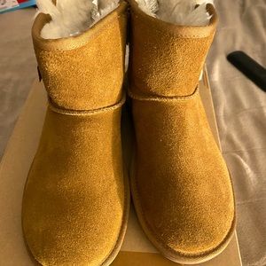 Ugg size 5